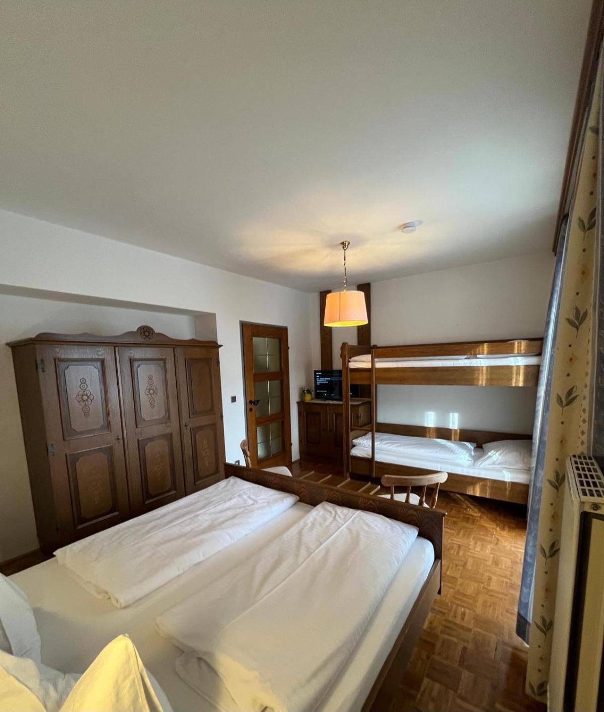 Ferienhof Alte Post, Apartments Weissbriach Bagian luar foto