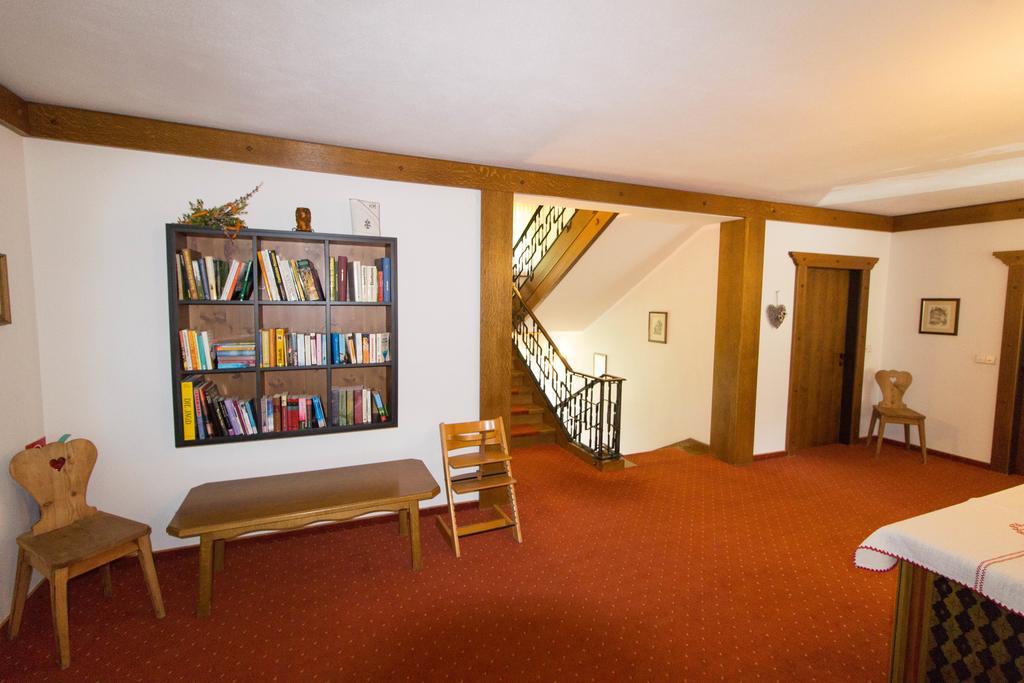 Ferienhof Alte Post, Apartments Weissbriach Bagian luar foto
