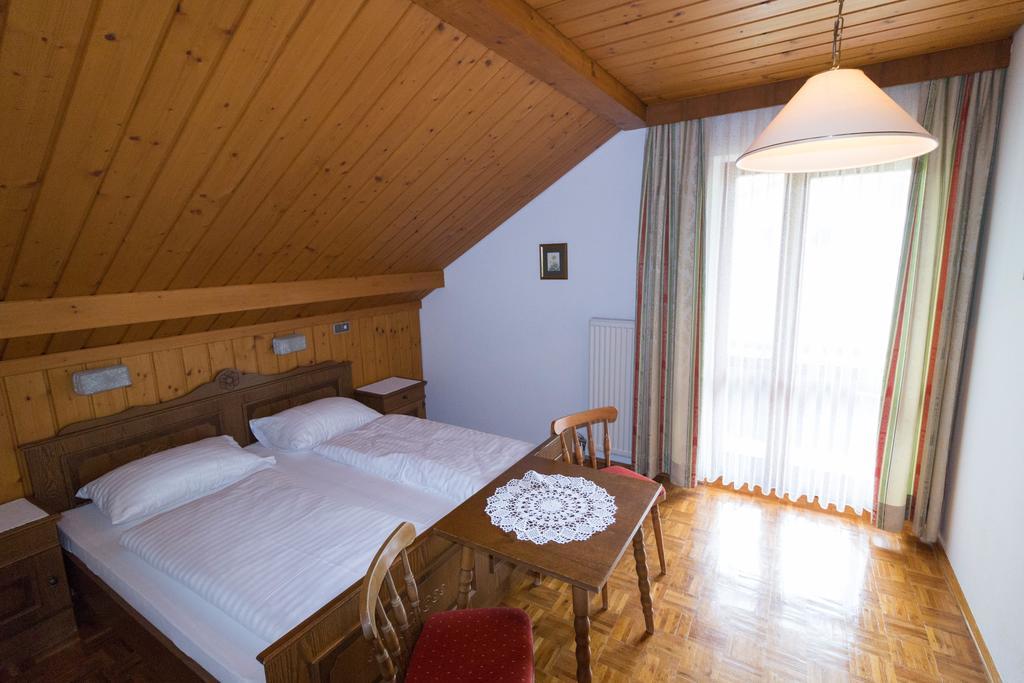 Ferienhof Alte Post, Apartments Weissbriach Bagian luar foto